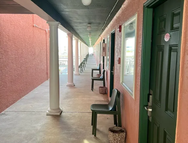 Coliseum Ocean Resort hotel detail image 3