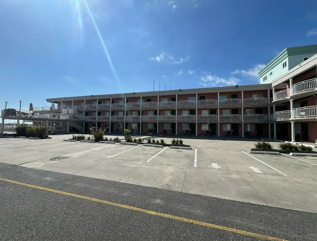 Coliseum Ocean Resort hotel detail image 4
