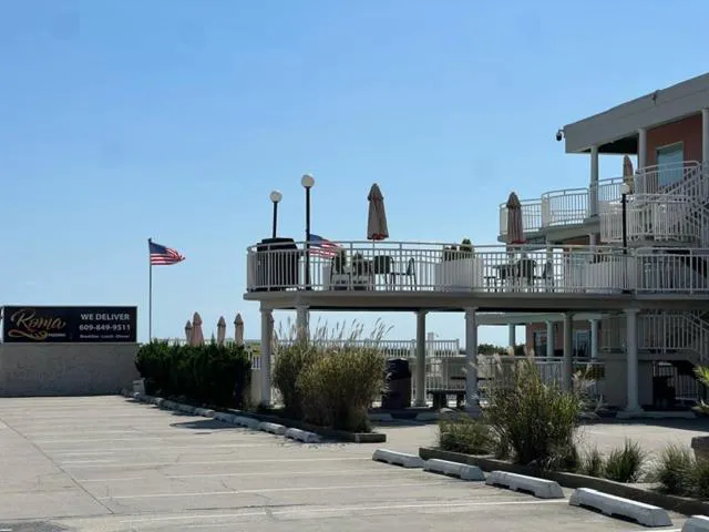 Coliseum Ocean Resort hotel hero