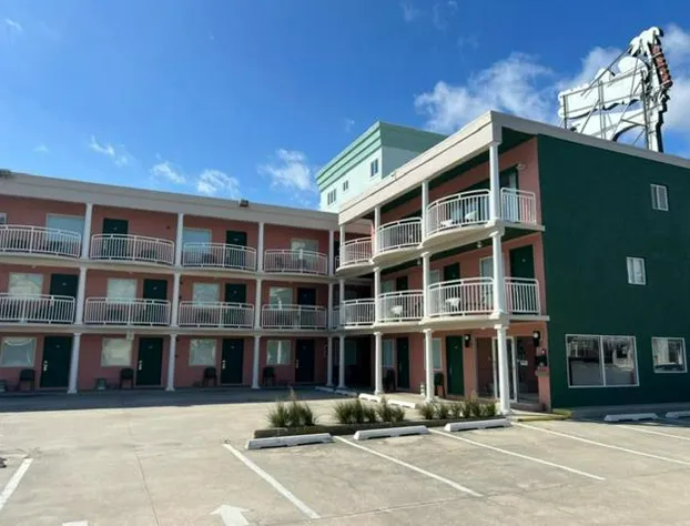 Coliseum Ocean Resort hotel detail image 1