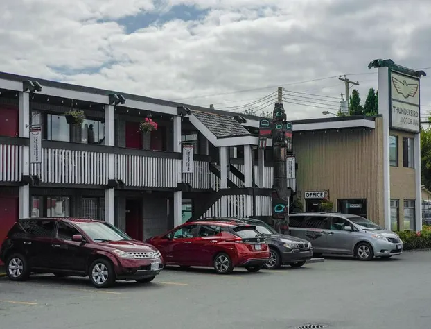 Thunderbird Motor Inn hotel detail image 1