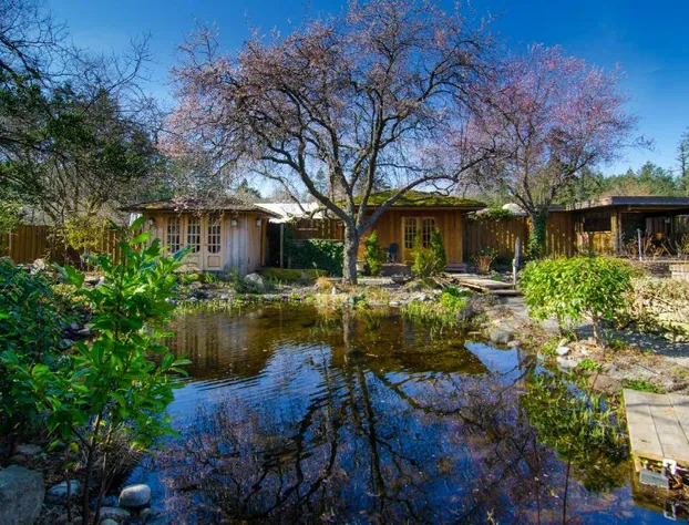 Galiano Oceanfront Inn & Spa hotel detail image 2