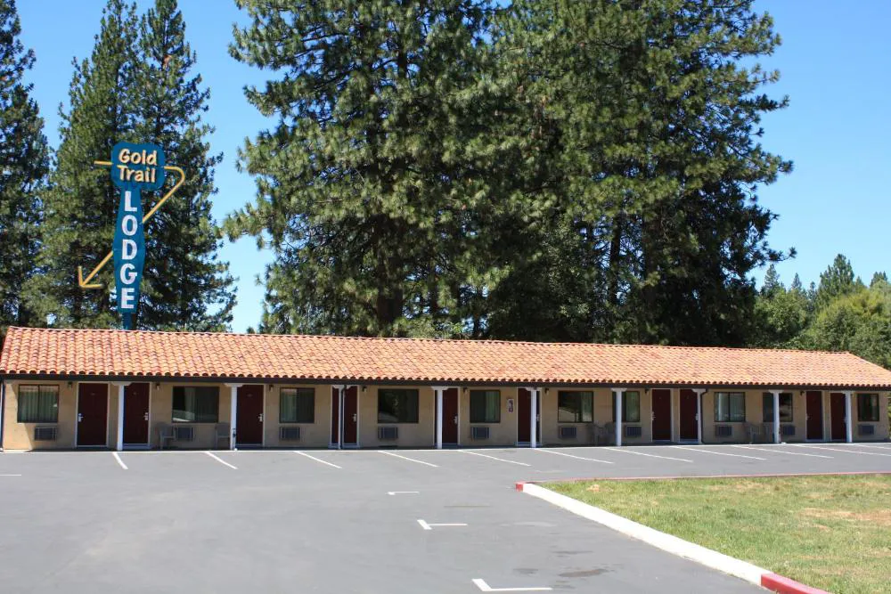 Gold Trail Motor Lodge hotel hero