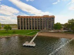 Doubletree By Hilton Hotel Bemidji hotel detail image 2