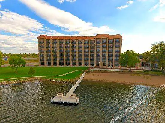 DoubleTree by Hilton Bemidji hotel hero