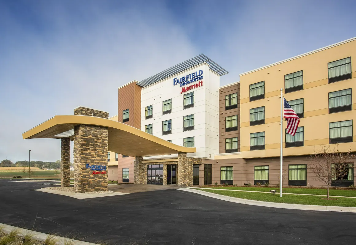 Fairfield Inn & Suites Sioux Falls Airport hotel hero