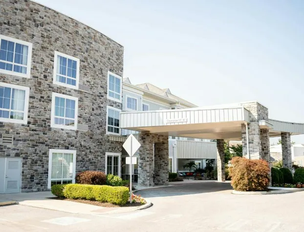 Courtyard Philadelphia Springfield hotel detail image 2