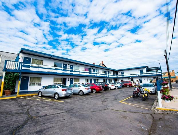 Niagara Parkway Court Motel hotel detail image 1