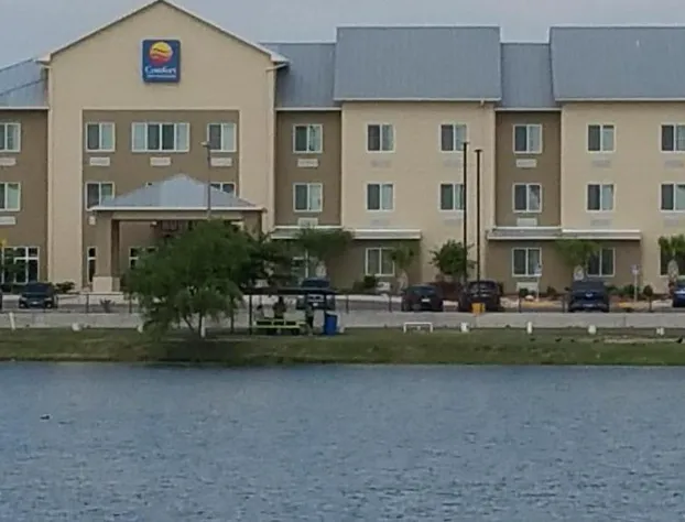 Comfort Inn & Suites Lakeside hotel detail image 2