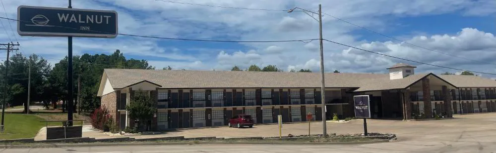 Walnut Inn Roland hotel hero