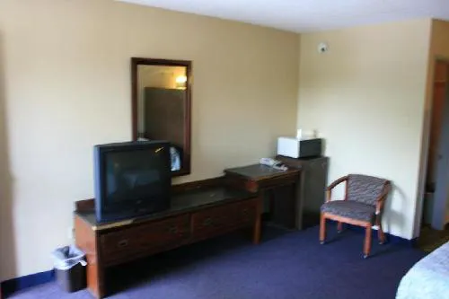 Portland Value Inn & Suites hotel hero