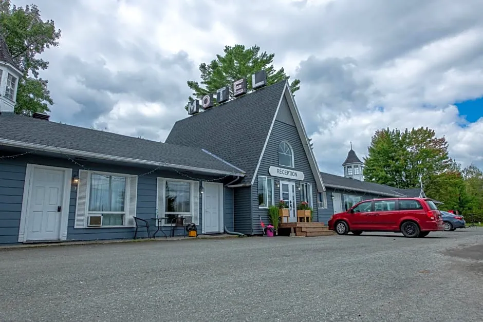 Motel Fleur de Lys hotel hero