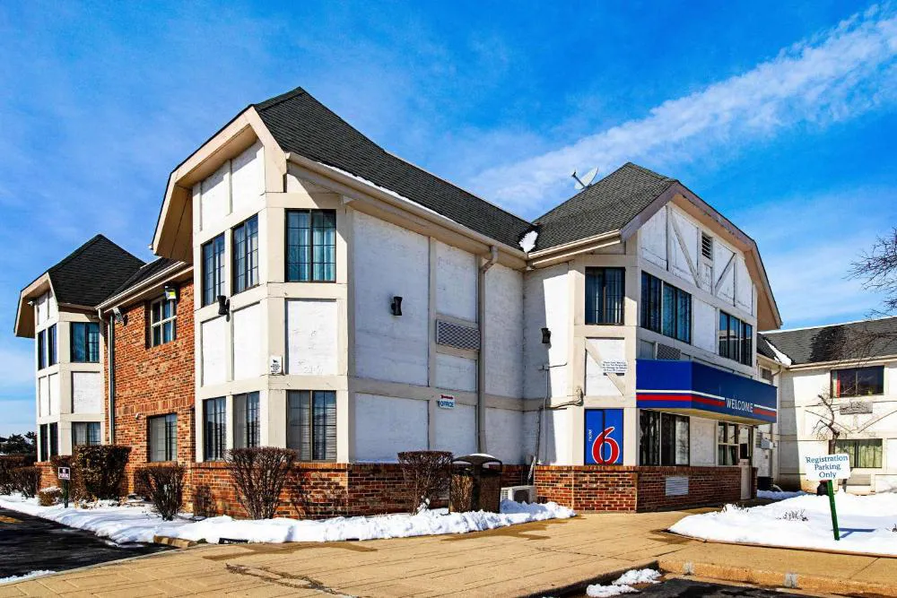 Motel 6 Palatine, IL - Chicago Northwest hotel hero