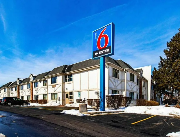 Motel 6 Palatine, IL - Chicago Northwest hotel detail image 1