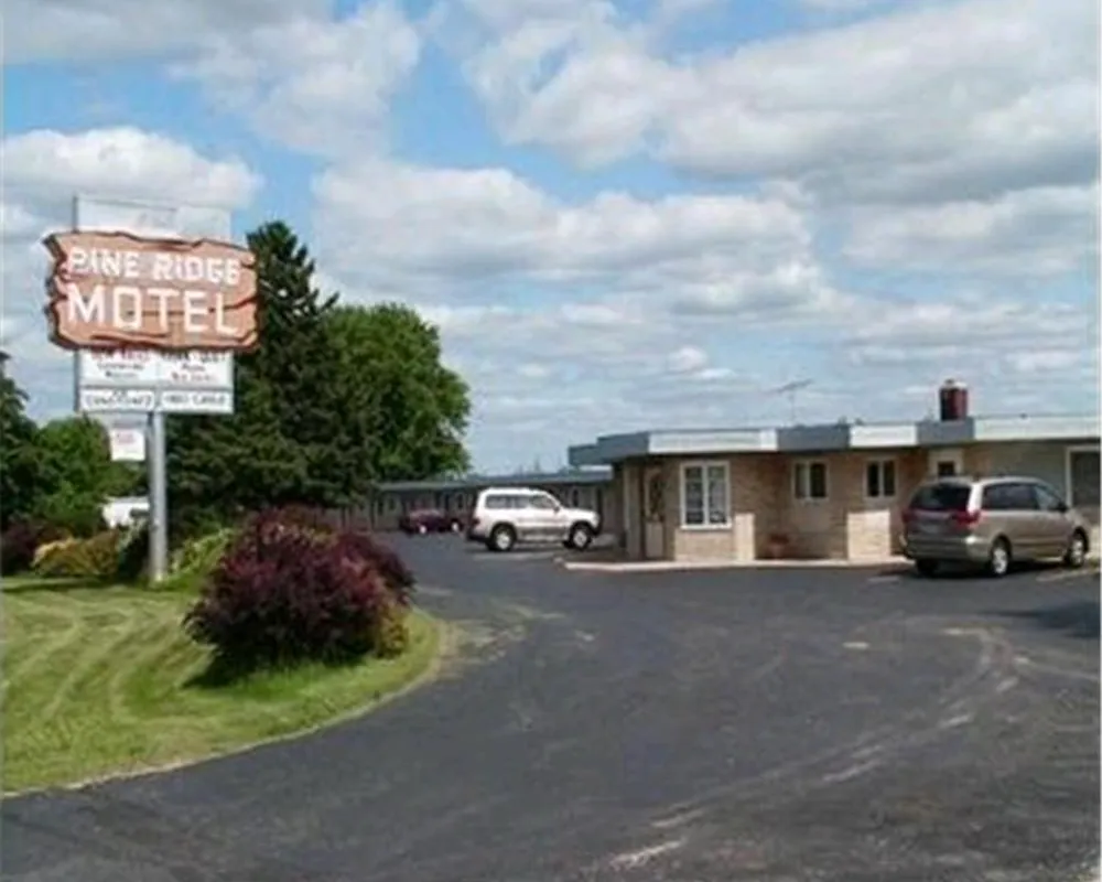 Pine Ridge Motel hotel hero