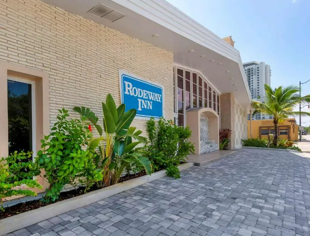 Downtown Hollywood Gardens Inn & Suites hotel detail image 1