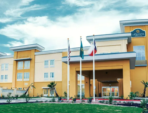 La Quinta Inn & Suites by Wyndham Cotulla hotel detail image 2