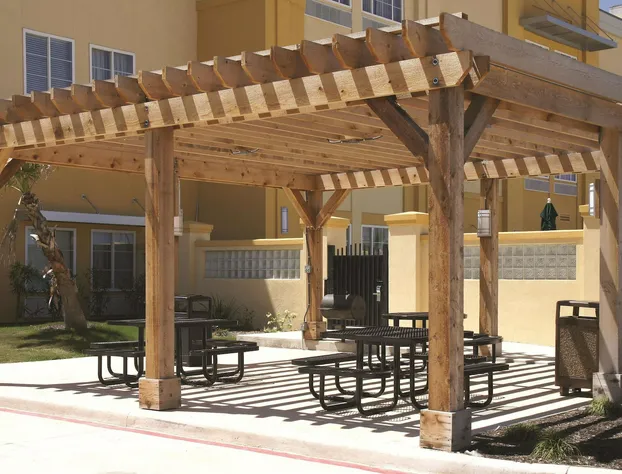 La Quinta Inn & Suites by Wyndham Cotulla hotel detail image 4