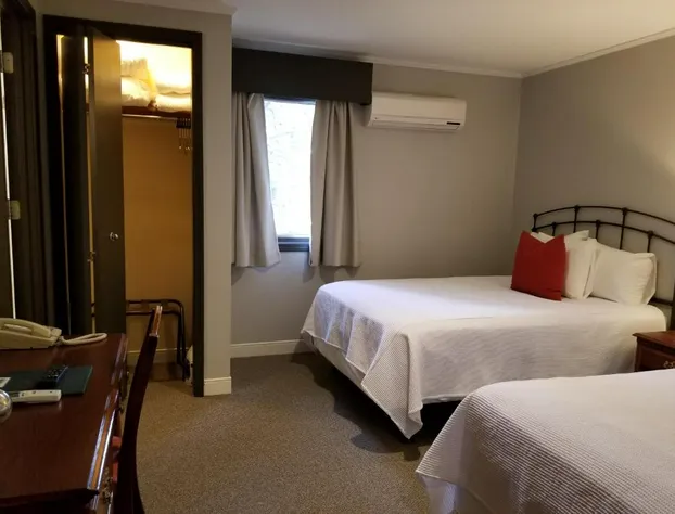 Cedar Creek hotel detail image 4