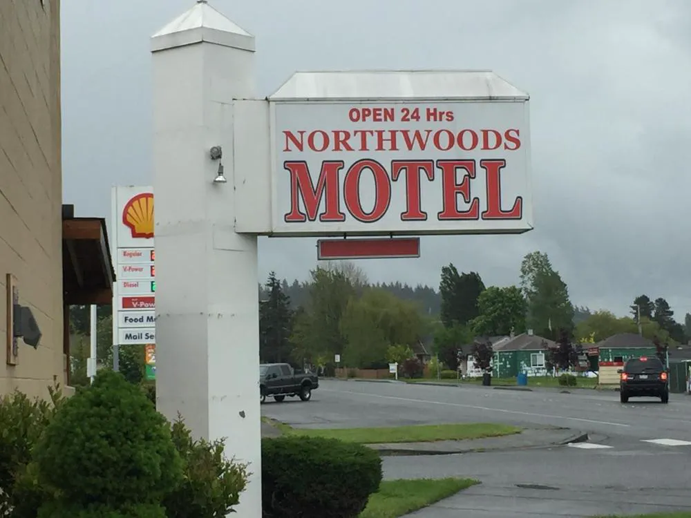 Northwoods Motel hotel hero