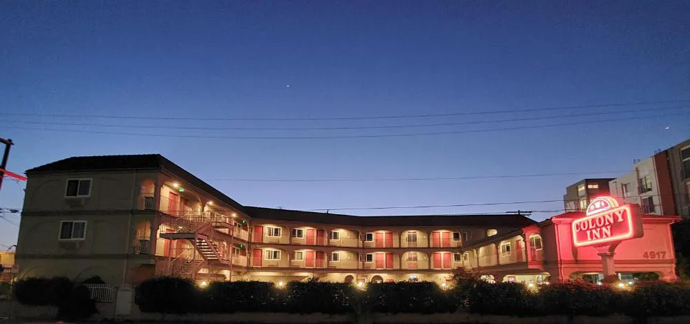 Colony Inn hotel hero