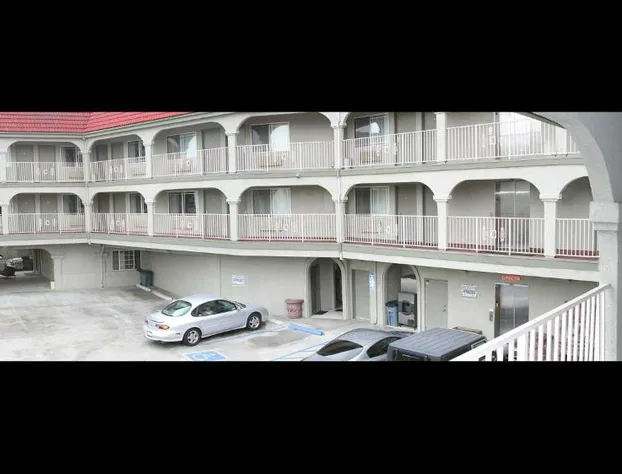 Colony Inn hotel detail image 2