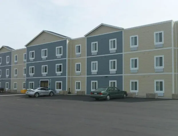 Ramada by Wyndham Williston hotel detail image 1