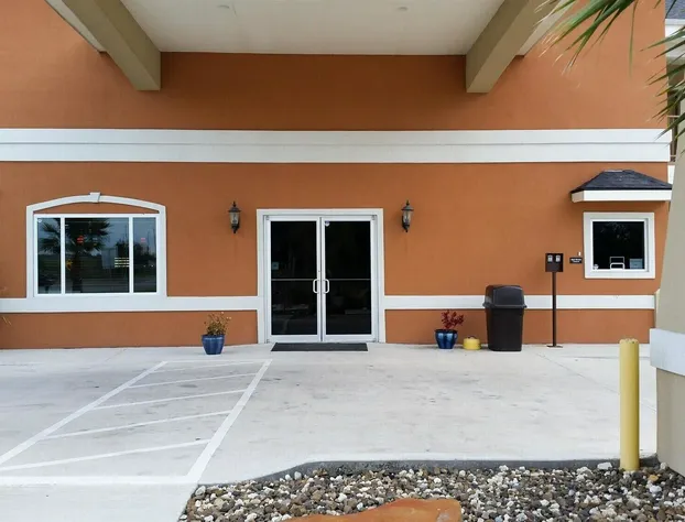 Studio 6 Beeville, TX hotel detail image 2