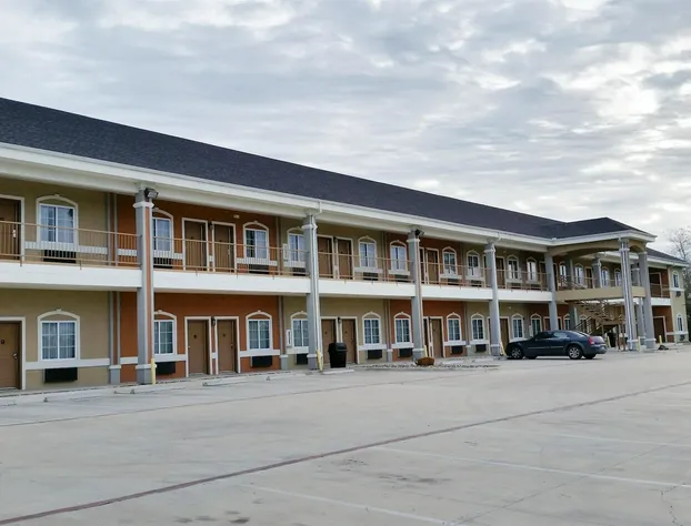 Studio 6 Beeville, TX hotel detail image 1