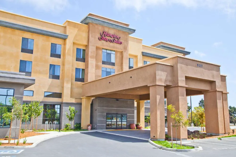 Hampton Inn & Suites Salinas hotel hero