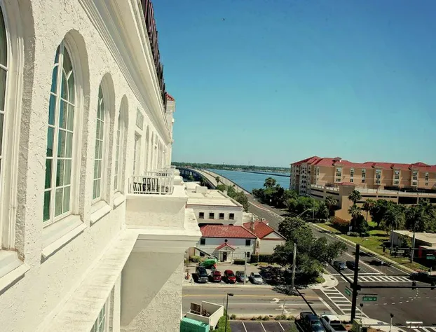 Hampton Inn & Suites Bradenton Downtown Historic District hotel detail image 4