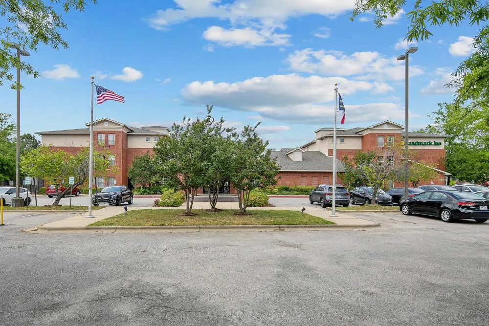 Landmark Inn Fort Liberty hotel hero