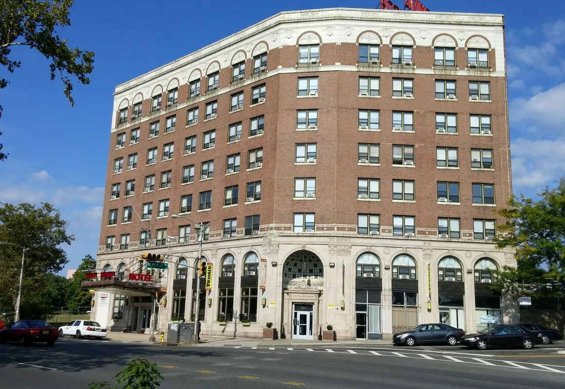 Hotel Riviera hotel hero