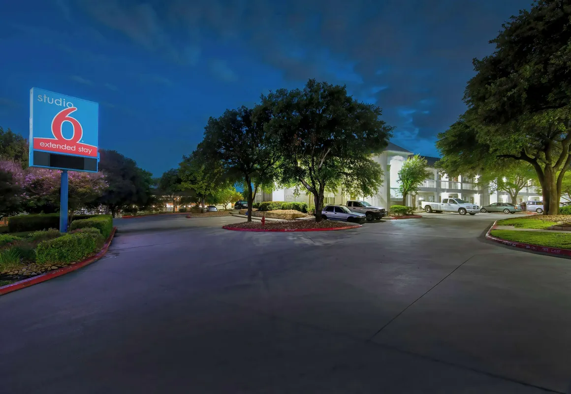 Studio 6 San Antonio, TX - Six Flags hotel hero