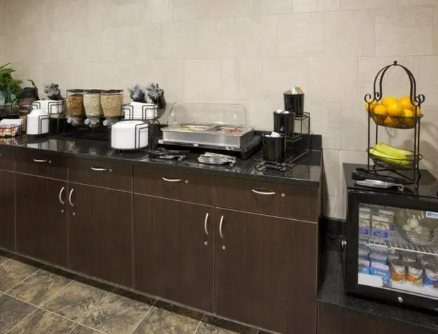 Grandstay Hotel Suites Thief River Falls hotel detail image 4