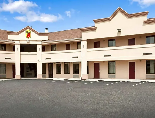 Super 8 by Wyndham Rahway/Newark hotel detail image 1