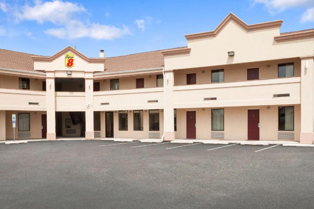 Super 8 by Wyndham Rahway/Newark hotel hero