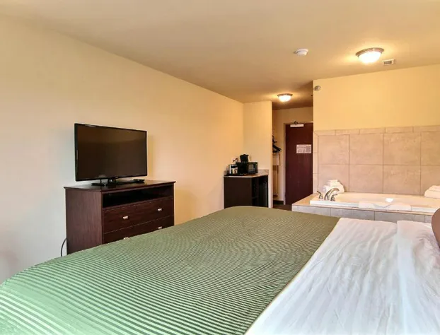 AmeriVu Inn and Suites hotel detail image 3