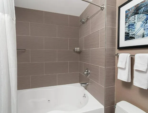 Fairfield Inn & Suites by Marriott New York Staten Island hotel detail image 2