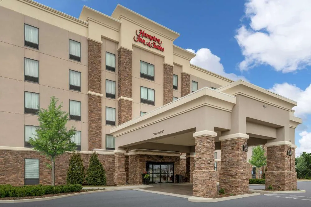 Hampton Inn & Suites Roanoke Airport hotel hero