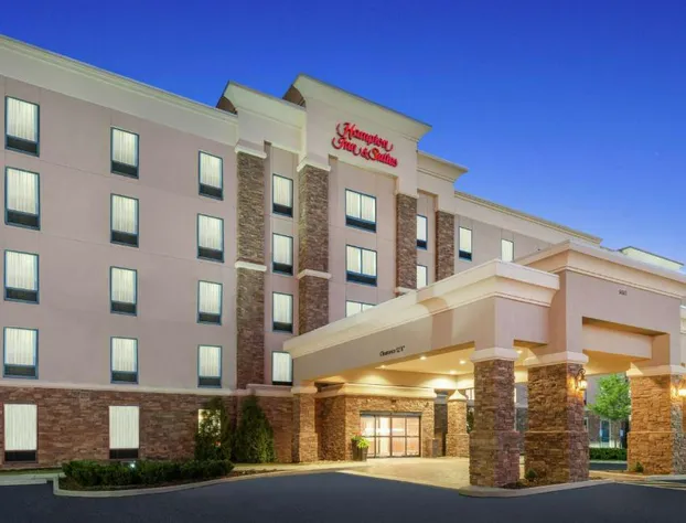 Hampton Inn & Suites Roanoke Airport hotel detail image 1