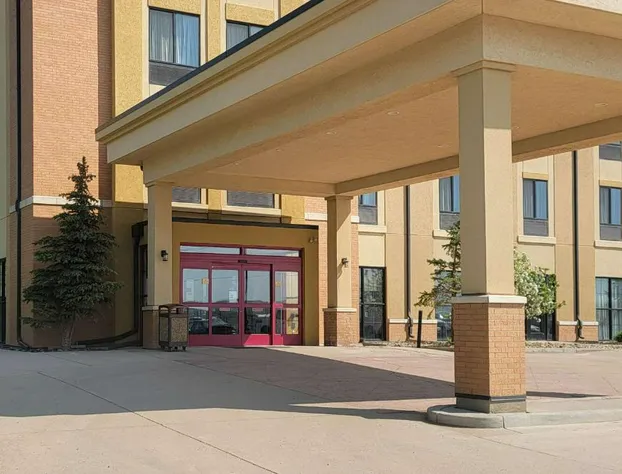 Comfort Inn & Suites Watford City hotel detail image 2