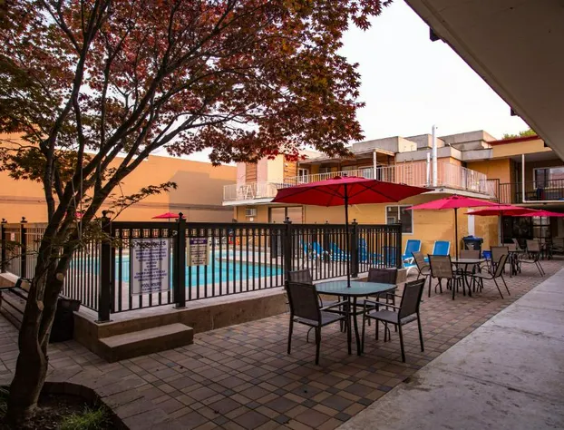 Sahara Courtyard Inn Penticton hotel detail image 2