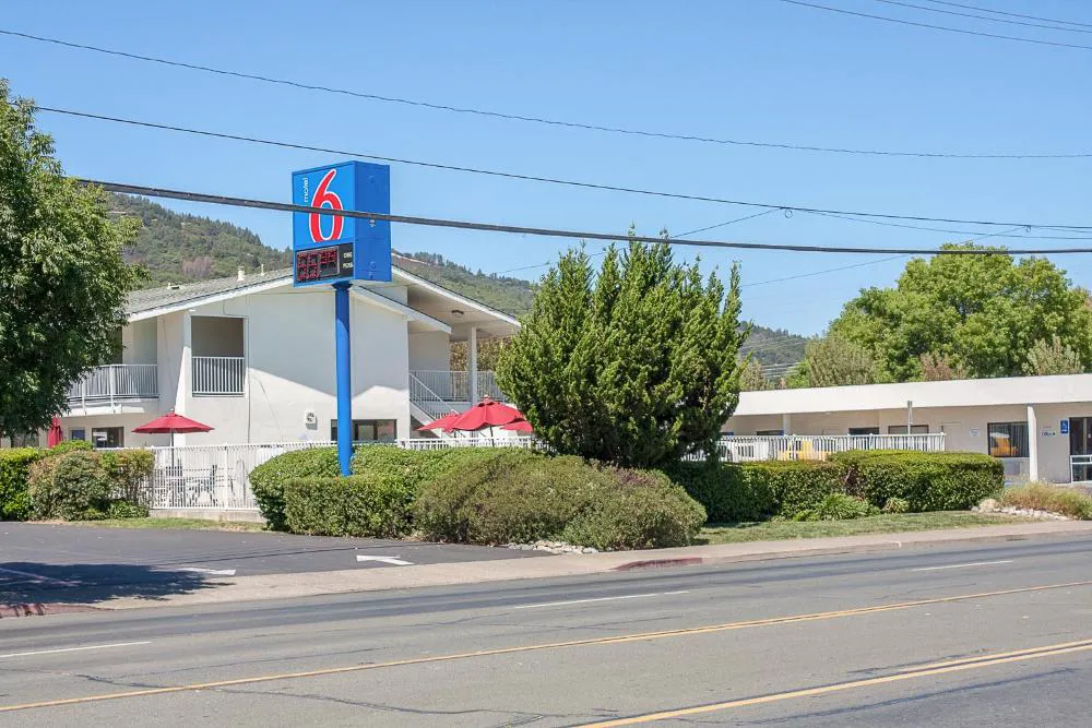 Motel 6 Ukiah, CA hotel hero