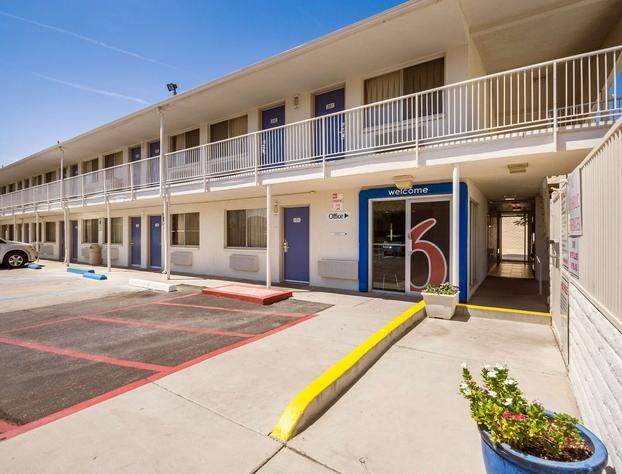 Motel 6 Youngtown, AZ - Phoenix - Sun City hotel detail image 1