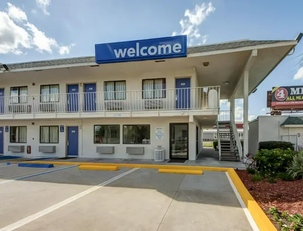 Motel 6 Lakeland, FL hotel detail image 4