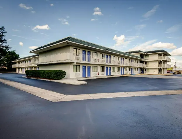 Motel 6 Lakeland, FL hotel detail image 2