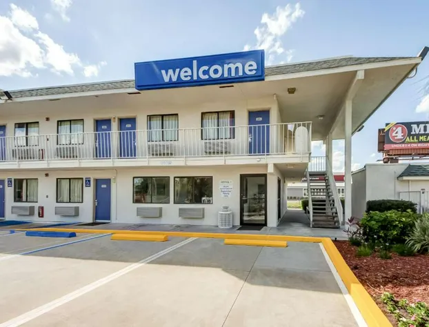 Motel 6 Lakeland, FL hotel detail image 4