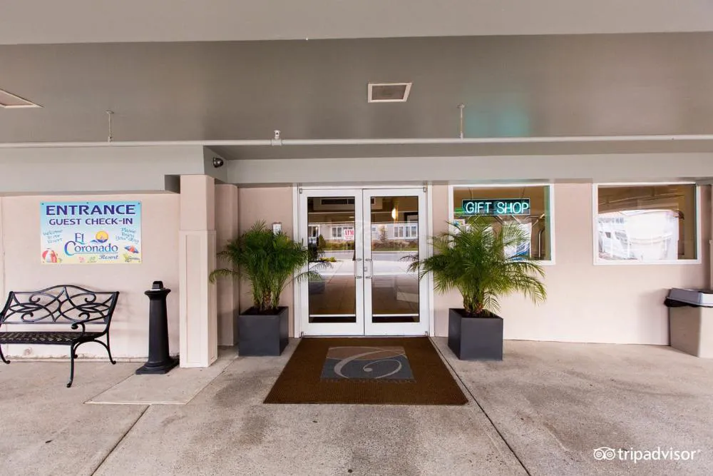 El Coronado Resort hotel hero