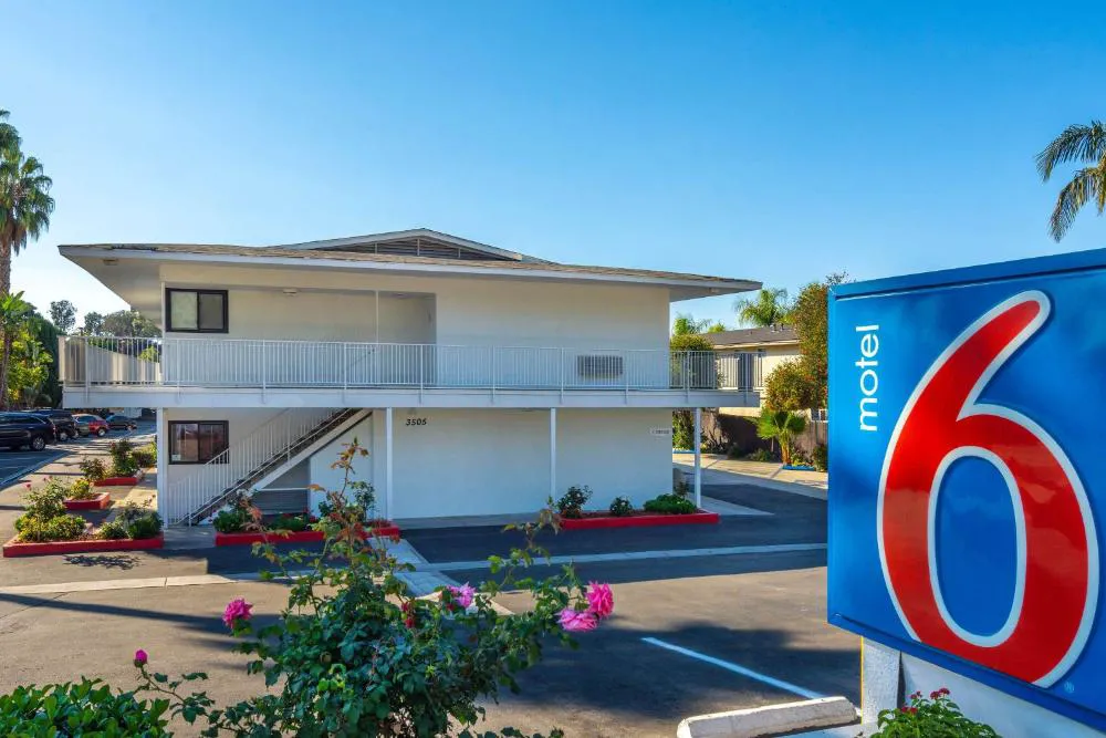 Motel 6 Santa Barbara, CA - State Street hotel hero